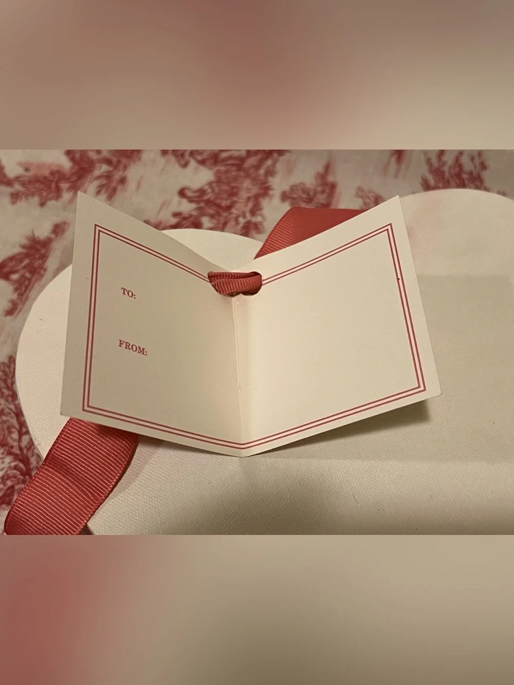 NWT WILLIAMS-SONOMA SCALLOPED HEART PLATES.